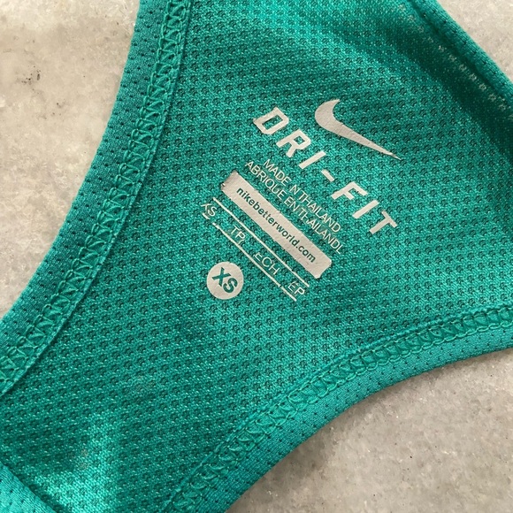 Nike Size XS Turquoise Dri-Fit Racerback Athletic Tank Top Zipper Pocket Running - Picture 10 of 11